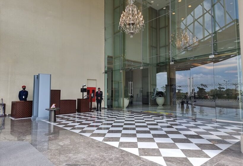 فندق The Leela Bhartiya City Bengaluru