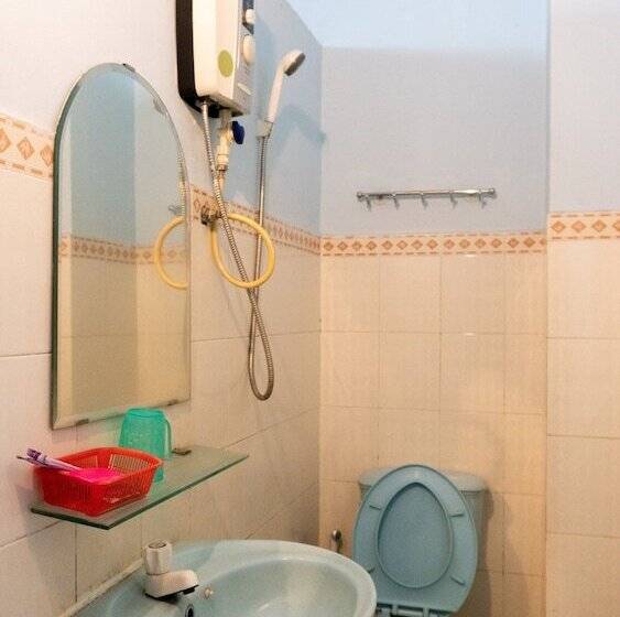 Viet Hung Hotel By Zuzu