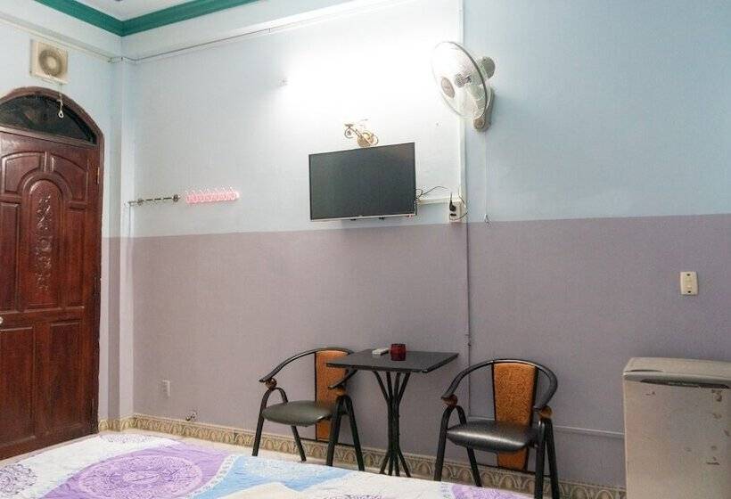 Viet Hung Hotel By Zuzu