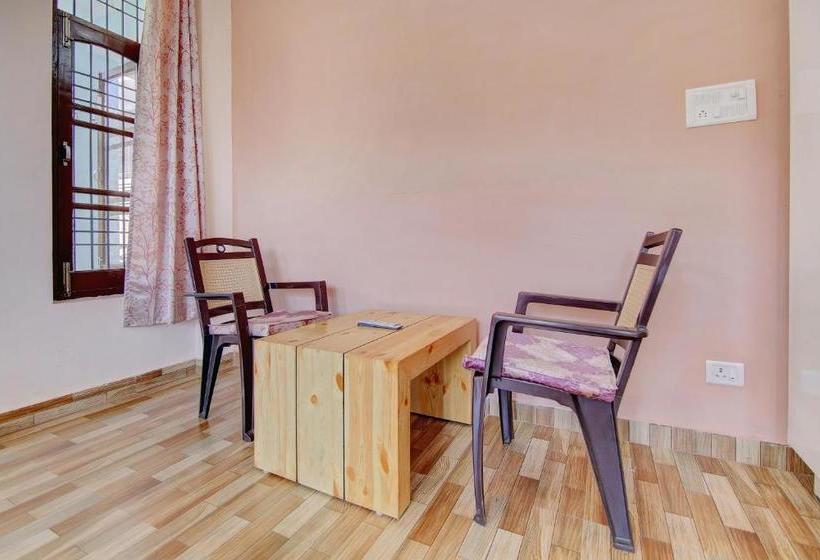 بنسيون Oyo 78596 Ashok Homes