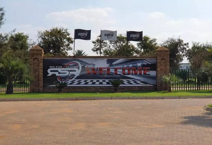 استراحتگاه Red Star Raceway