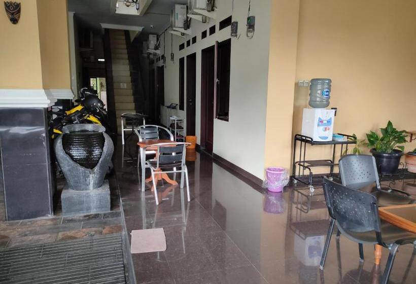 בית מלון כפרי Oyo 90170 Griya Palem