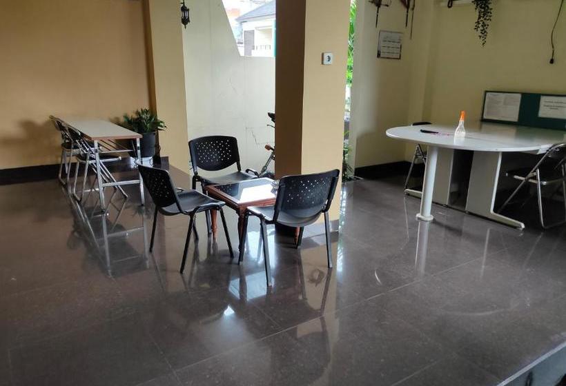 בית מלון כפרי Oyo 90170 Griya Palem