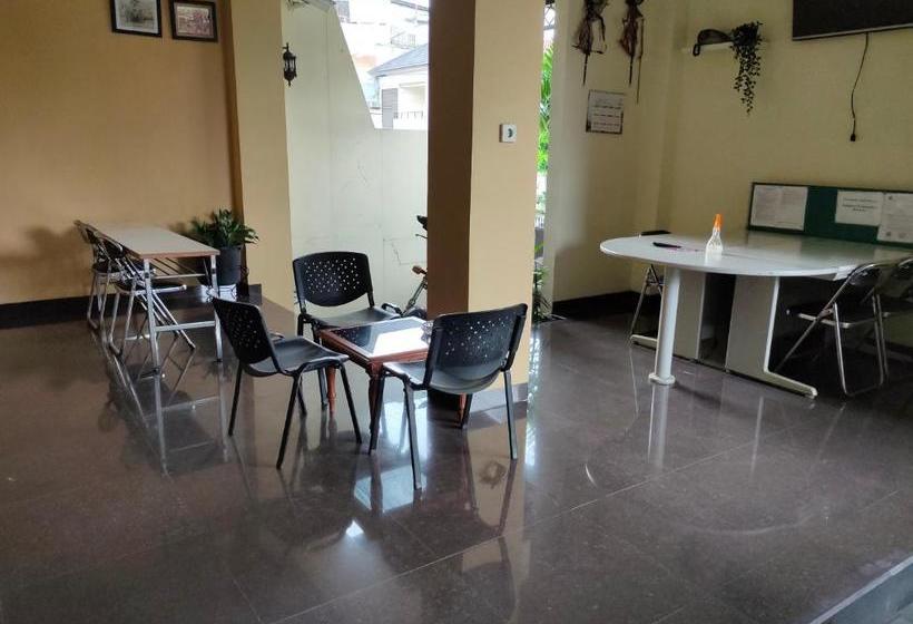 בית מלון כפרי Oyo 90170 Griya Palem