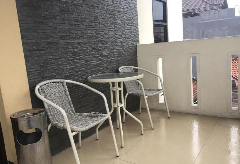 בית מלון כפרי Oyo 90170 Griya Palem