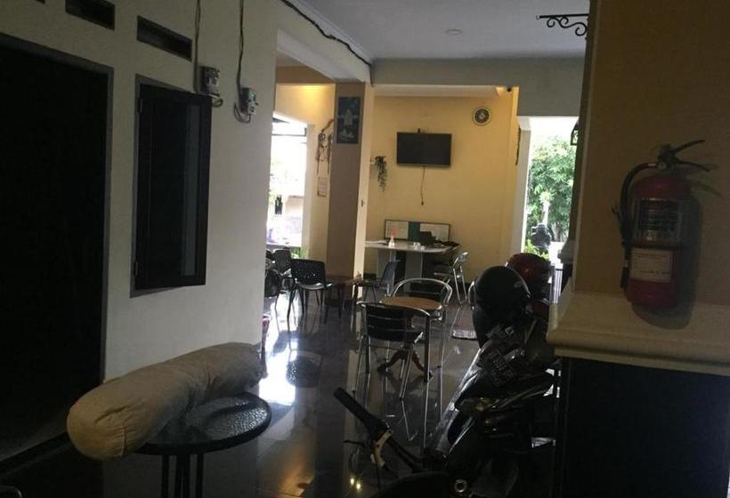 בית מלון כפרי Oyo 90170 Griya Palem