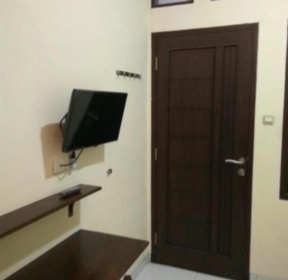 בית מלון כפרי Oyo 90170 Griya Palem