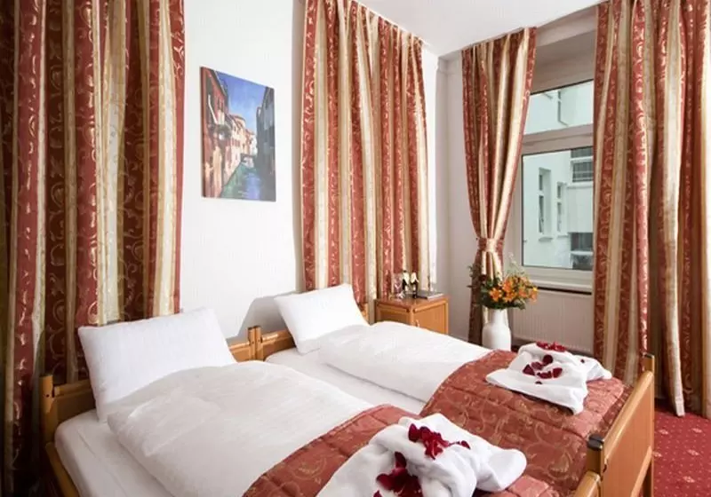 City 54 Hotel & Hostel