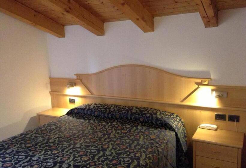 בית מלון כפרי Ai Pini