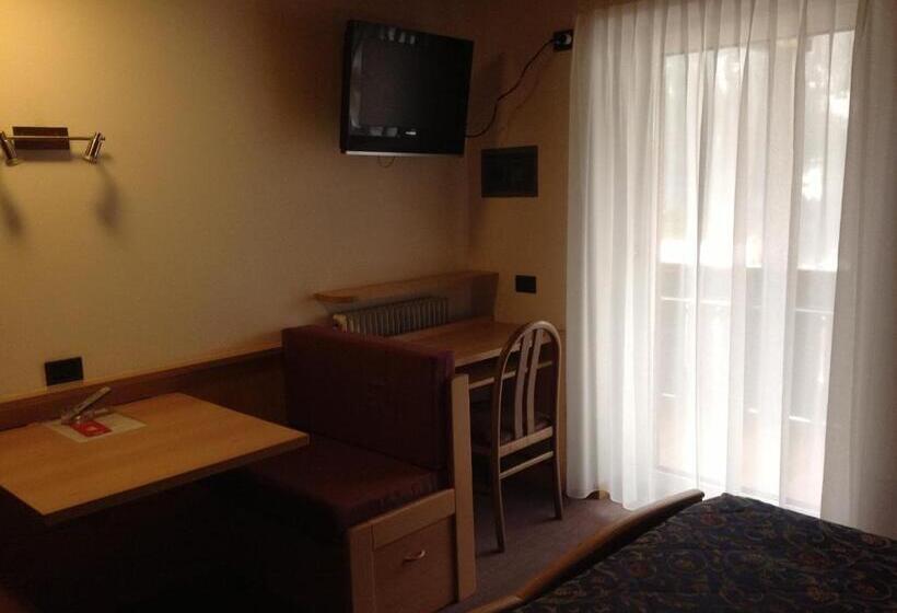 בית מלון כפרי Ai Pini