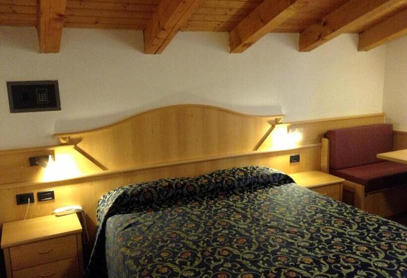 בית מלון כפרי Ai Pini