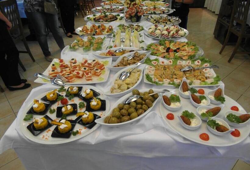 בית מלון כפרי Ai Pini