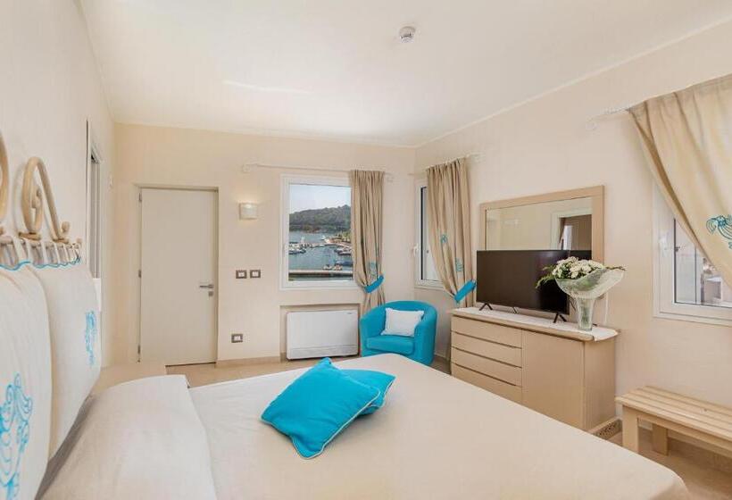 Отель Cala Lunga