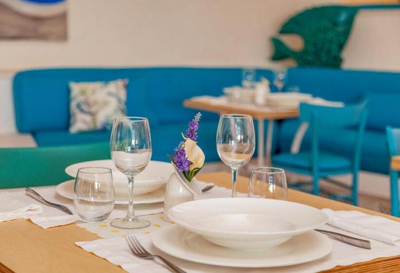 Отель Cala Lunga