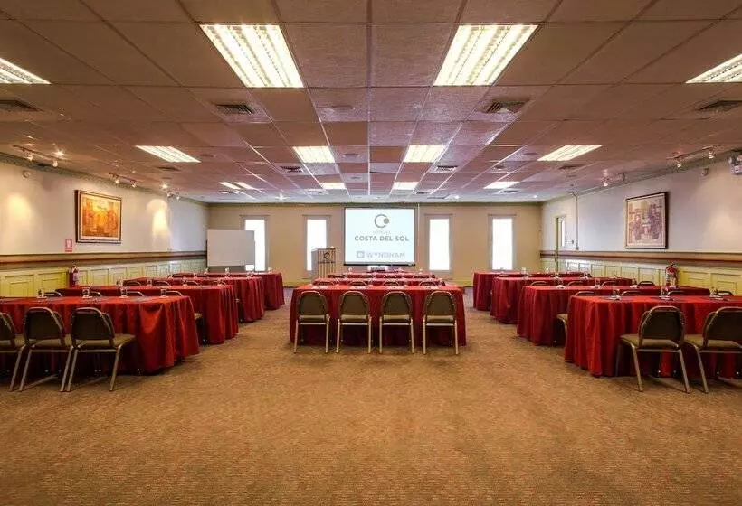 هتل Costa Del Sol Wyndham Cajamarca