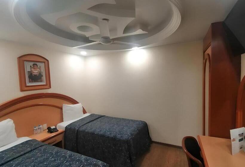 Отель Diligencias