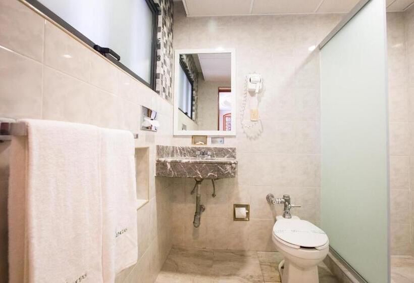 Отель Diligencias