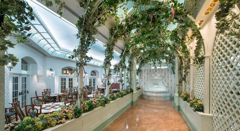 فندق Hong Kong Disneyland