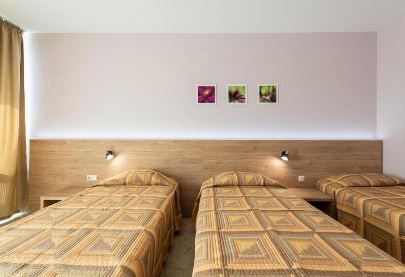 Ivana Palace Hotel   Free Parking