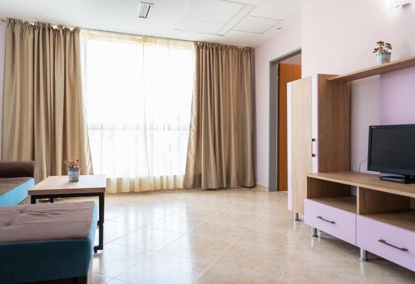 Ivana Palace Hotel   Free Parking