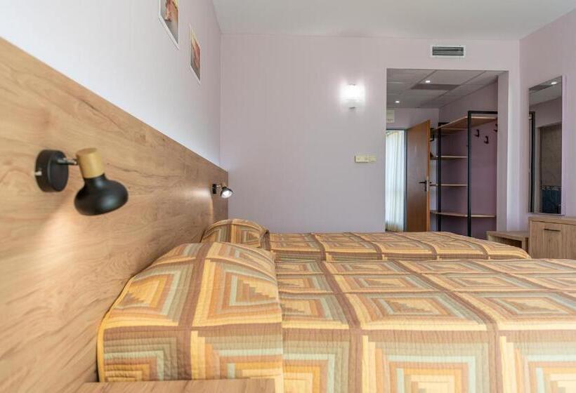 Ivana Palace Hotel   Free Parking