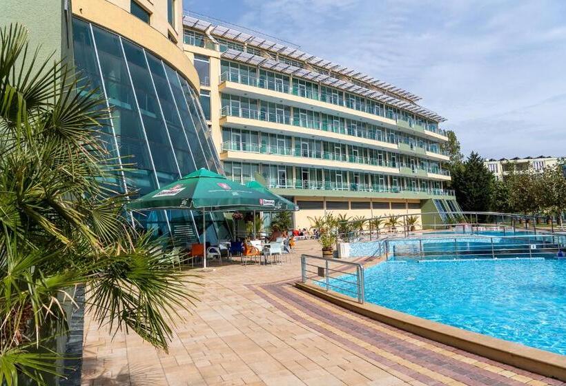 Ivana Palace Hotel   Free Parking