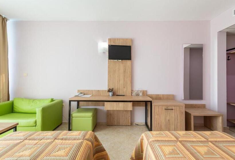 Ivana Palace Hotel   Free Parking