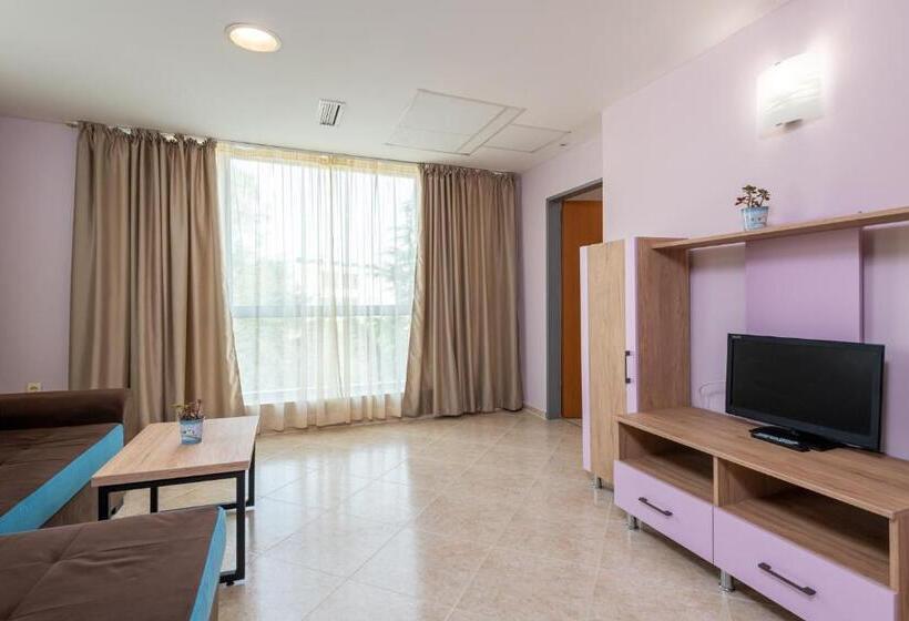 Ivana Palace Hotel   Free Parking