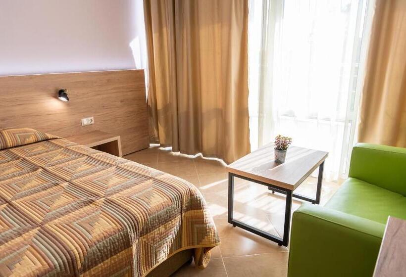 Ivana Palace Hotel   Free Parking