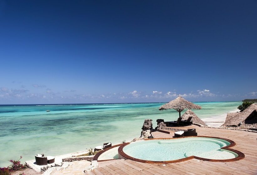 فندق Karafuu Beach Resort & Spa