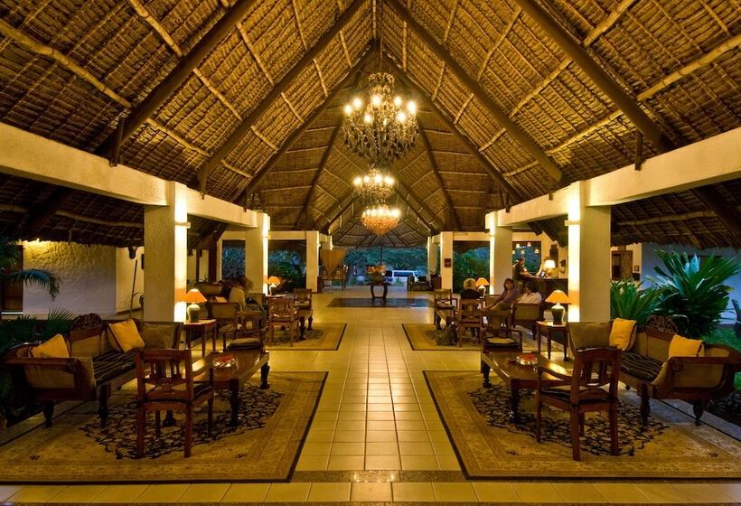 فندق Karafuu Beach Resort & Spa