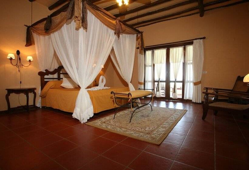 فندق Karafuu Beach Resort & Spa