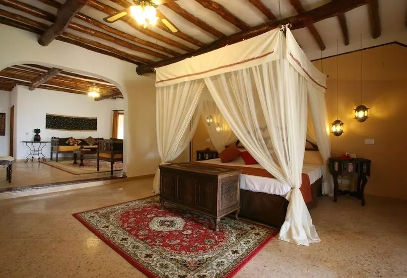 בית מלון כפרי Karafuu Beach Resort & Spa