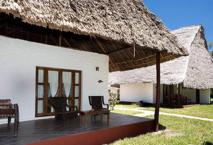 فندق Karafuu Beach Resort & Spa