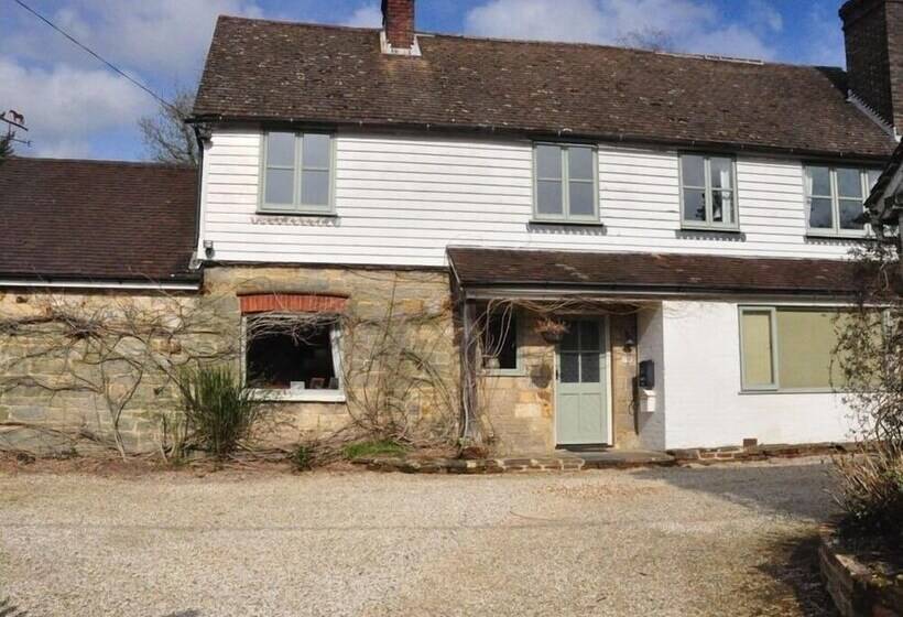 בית מלון כפרי Little Tidebrook Farm