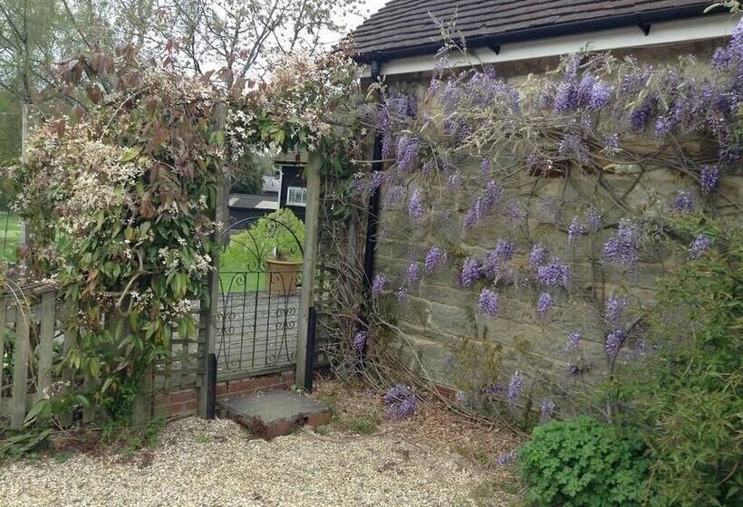 בית מלון כפרי Little Tidebrook Farm