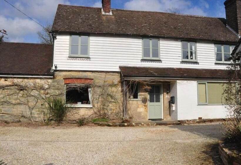 בית מלון כפרי Little Tidebrook Farm