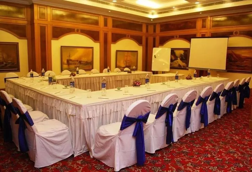 호텔 Polo Floatel Kolkata