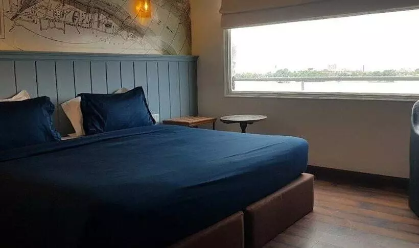 호텔 Polo Floatel Kolkata