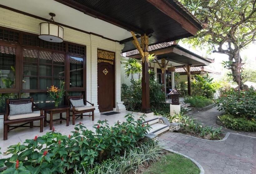 فندق Ramayana Candidasa Beach Resort