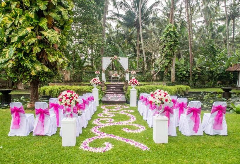 فندق Ramayana Candidasa Beach Resort