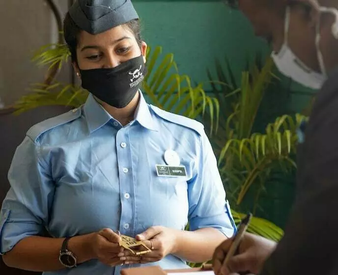 호텔 Polo Floatel Kolkata