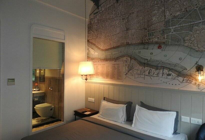 בית מלון כפרי Polo Floatel Kolkata