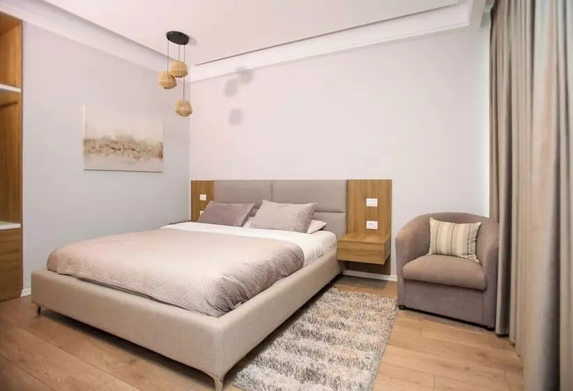 ホテル Vlora International