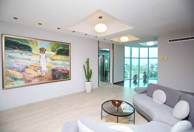 ホテル Vlora International