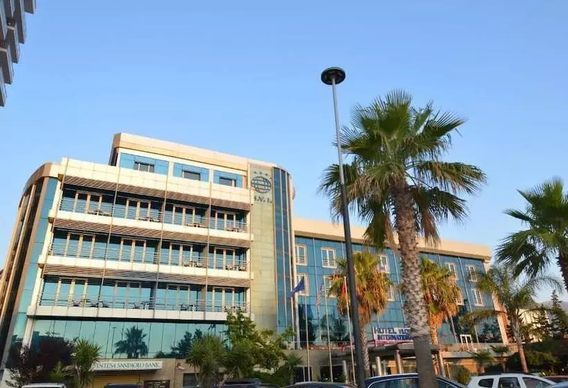 ホテル Vlora International