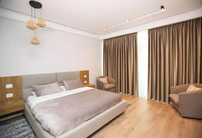 ホテル Vlora International