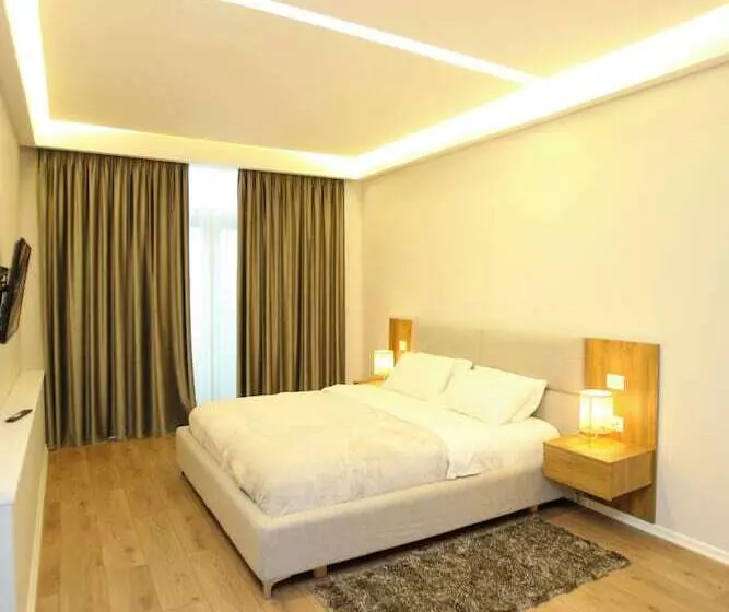 ホテル Vlora International