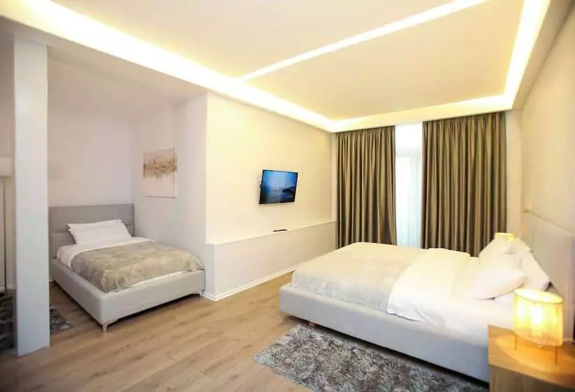 ホテル Vlora International