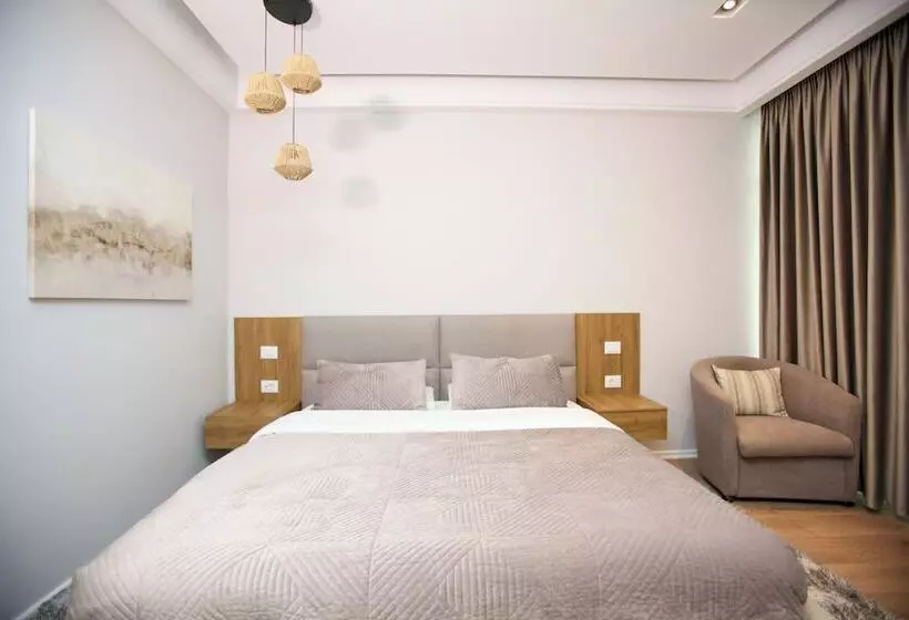 ホテル Vlora International